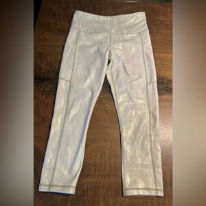 Zyia Active Silver Camo Metallic Light n Tight Hi-Rise Capri Legging